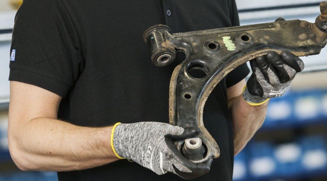 Removal and installation guide for the control arm bushings